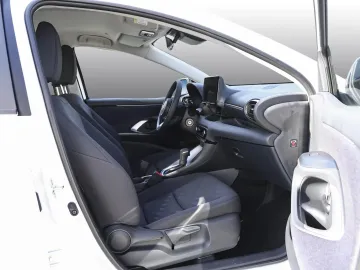 Car image 4