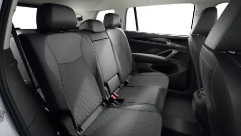 Car image 34