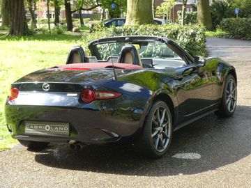 Car image 26