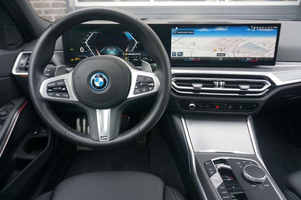 BMW 330e Touring xDrive 215 kW image number 6