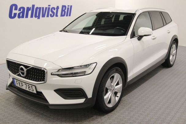 Volvo V60 Cross Country B4 AWD 146 kW image number 1