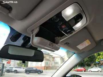 Car image 35