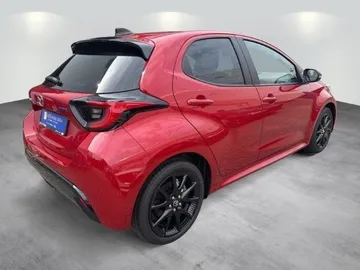 Car image 3