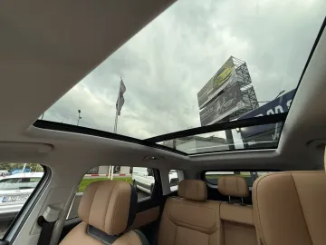 Car image 36