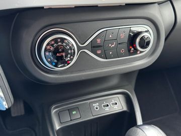 Car image 26