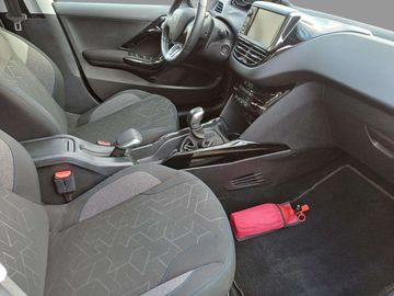 Car image 11