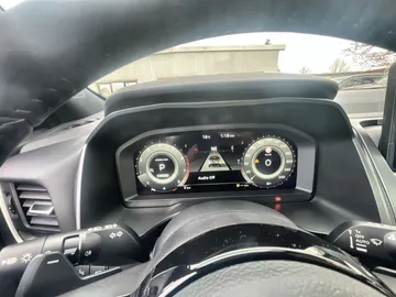 Car image 28
