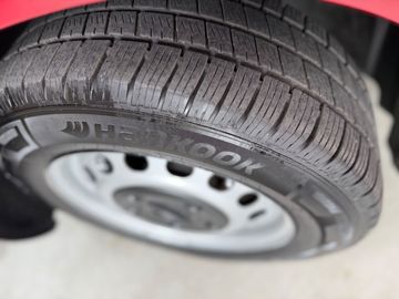 Car image 26