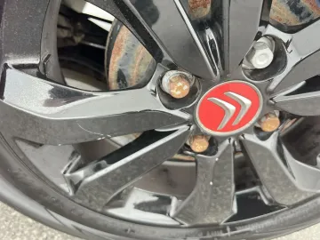 Car image 24