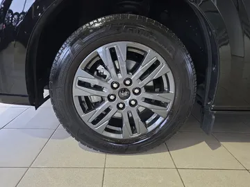 Car image 38