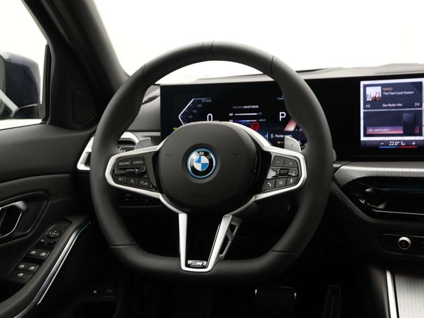 BMW 330e Touring 215 kW image number 17