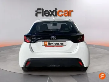 Car image 5