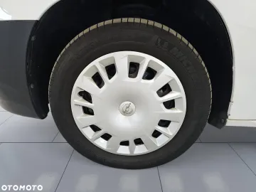 Car image 33