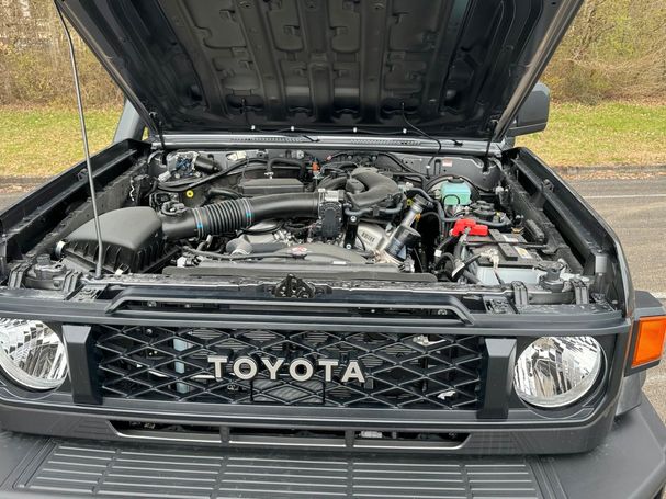 Toyota Land Cruiser 168 kW image number 3