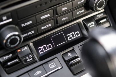 Car image 25