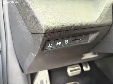 Car image 46