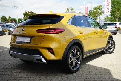 Car image 30