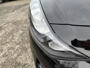 Car image 32