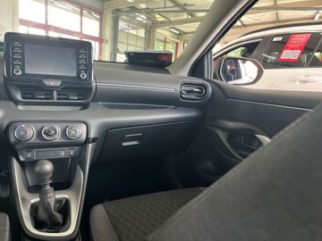 Car image 11