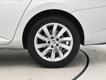 Car image 33
