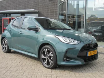 Car image 26