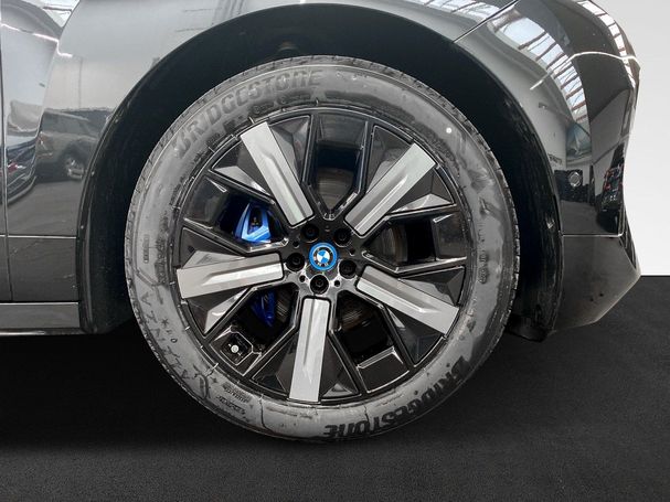 BMW iX xDrive50 385 kW image number 4