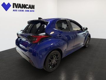 Car image 3
