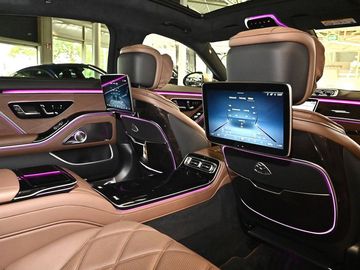 Car image 26