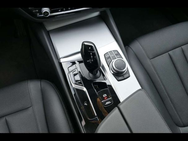 BMW 520i 120 kW image number 29