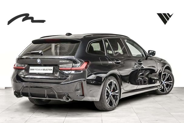 BMW 330e Touring 215 kW image number 3