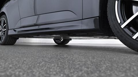 Car image 23