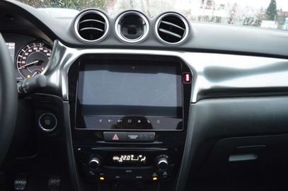 Car image 16