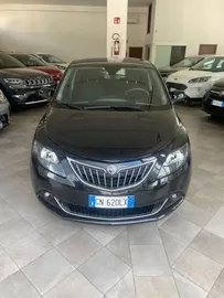 Car image 3