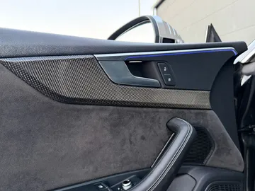 Car image 46