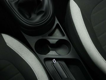 Car image 33