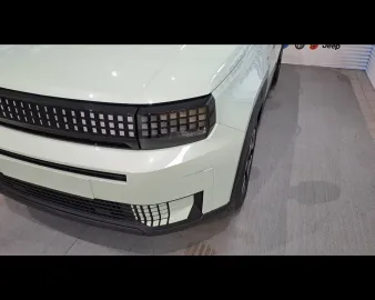 Car image 27