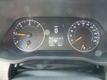 Car image 26