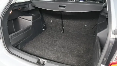 Car image 40