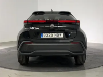 Car image 3