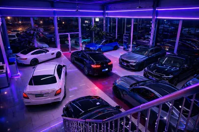 Car image 24