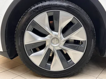 Car image 29