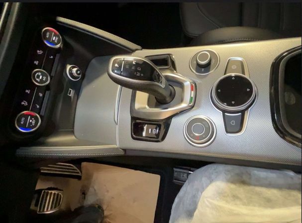 Alfa Romeo Stelvio 2.2 Q4 154 kW image number 6