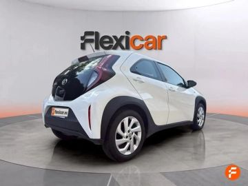 Car image 2