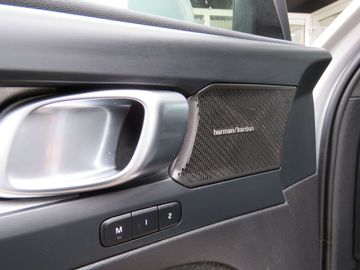 Car image 37