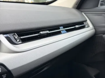 Car image 35