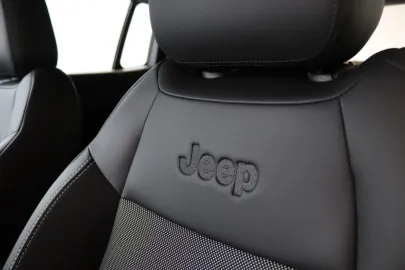 Car image 34