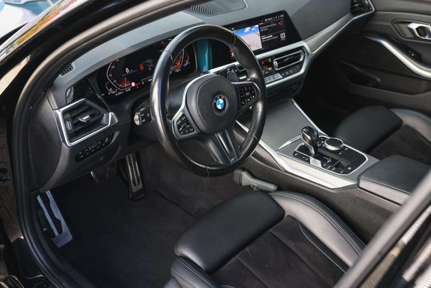 BMW 318i Touring M Sport 115 kW image number 26