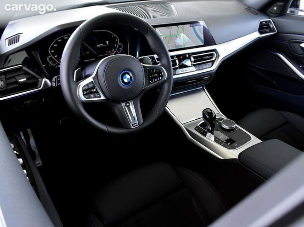 BMW 330 e Touring xDrive 215 kW image number 6