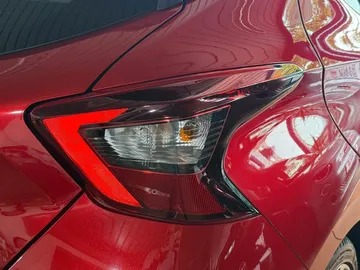 Car image 25