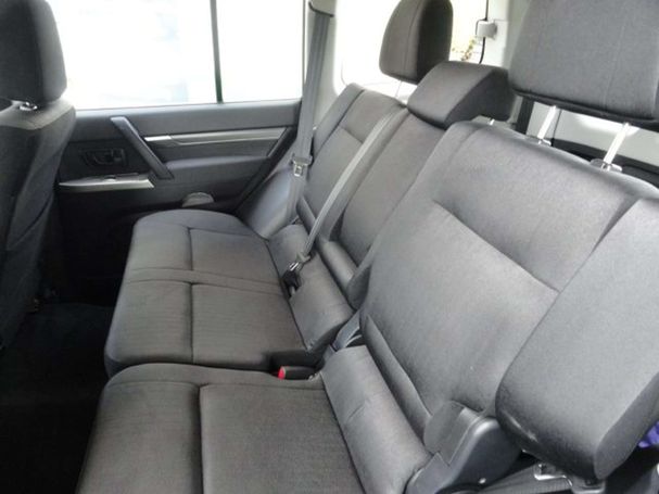 Mitsubishi Pajero 3.2 147 kW image number 10